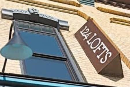 Hip Urban Loft - Small Town Charm - 124 Lofts #1 West Dundee Extérieur photo