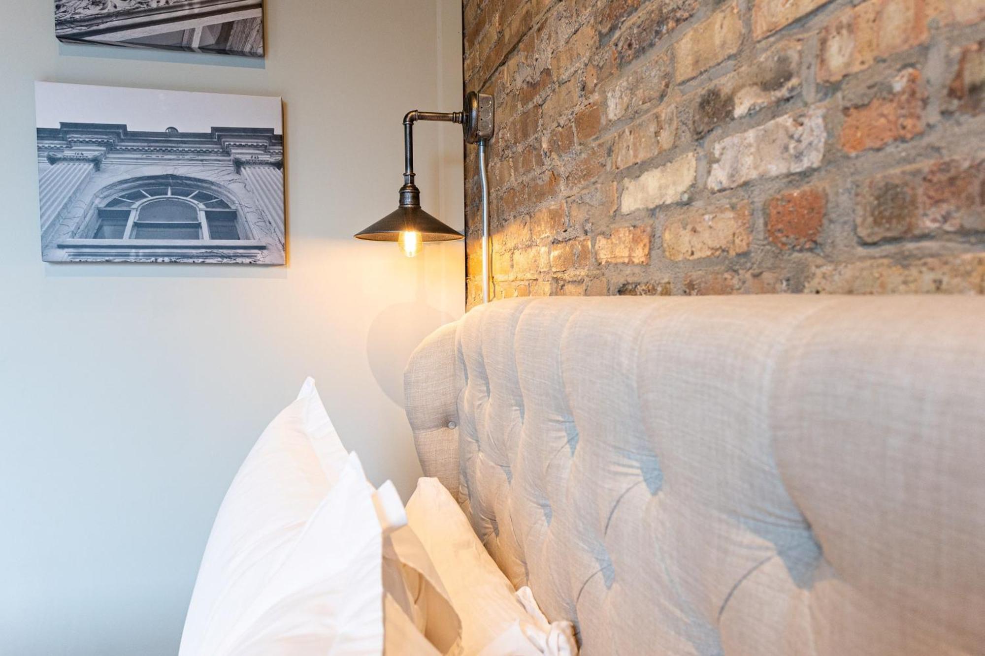 Hip Urban Loft - Small Town Charm - 124 Lofts #1 West Dundee Extérieur photo